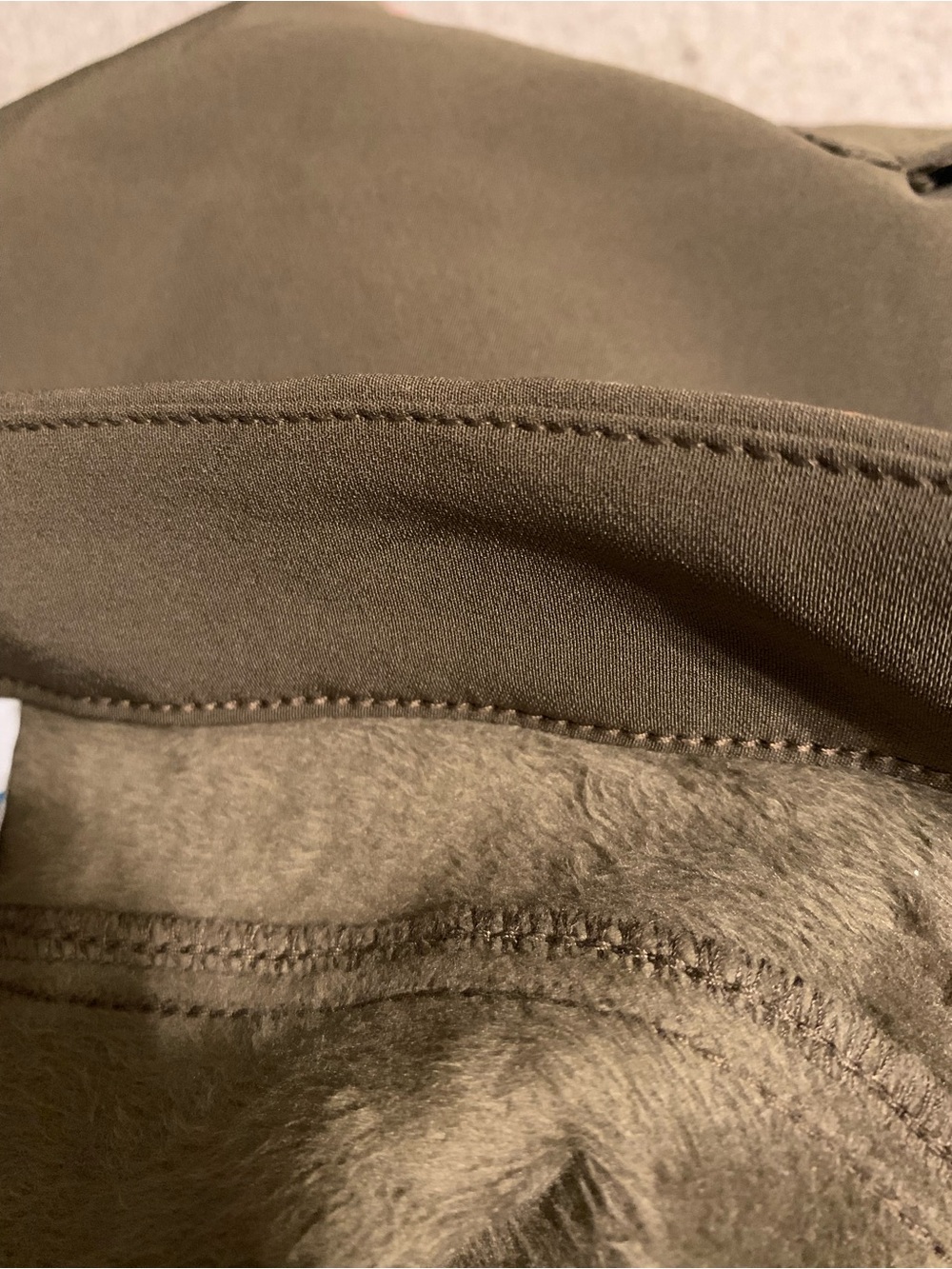 New active Columbia Women's Olive Straight-Leg Performance Pants. Size 12 - Picture 9 of 9